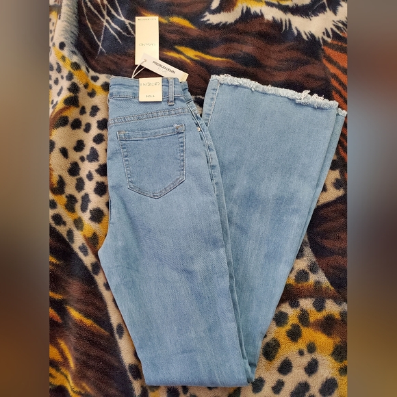 Ripped, flair jeans - Picture 2 of 3